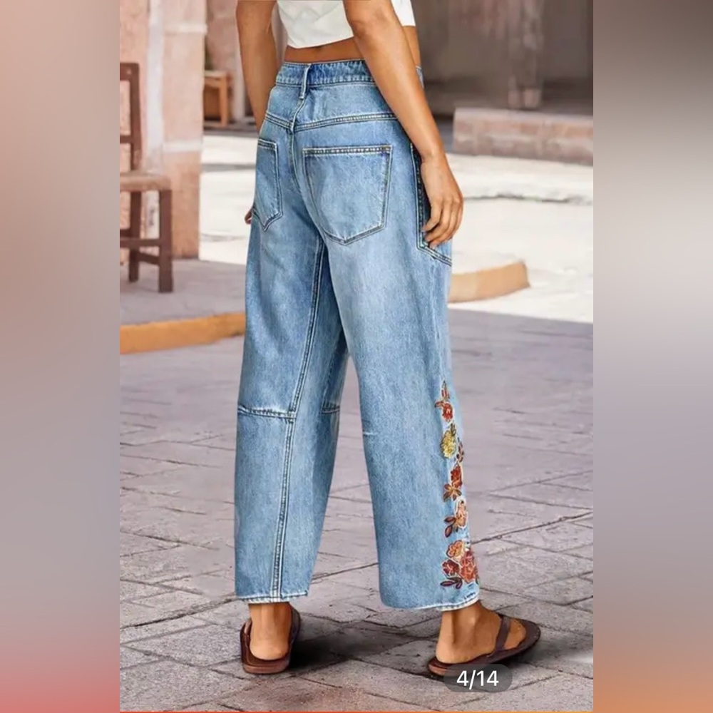 Flamingals Embroidery Side Stitch Detail Mid Waist Barrel Leg Crop Jeans Med NWT - Picture 2 of 13